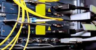 Заказать монтаж сетей в Белой Калитве. Обслуживание ПК, ремонт от 311 руб